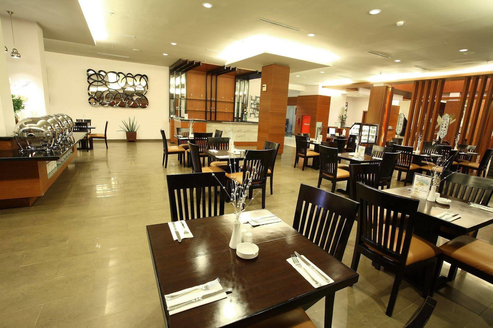 Aston Tanjung City Hotel Tanjung (Kalimantan) Exterior foto