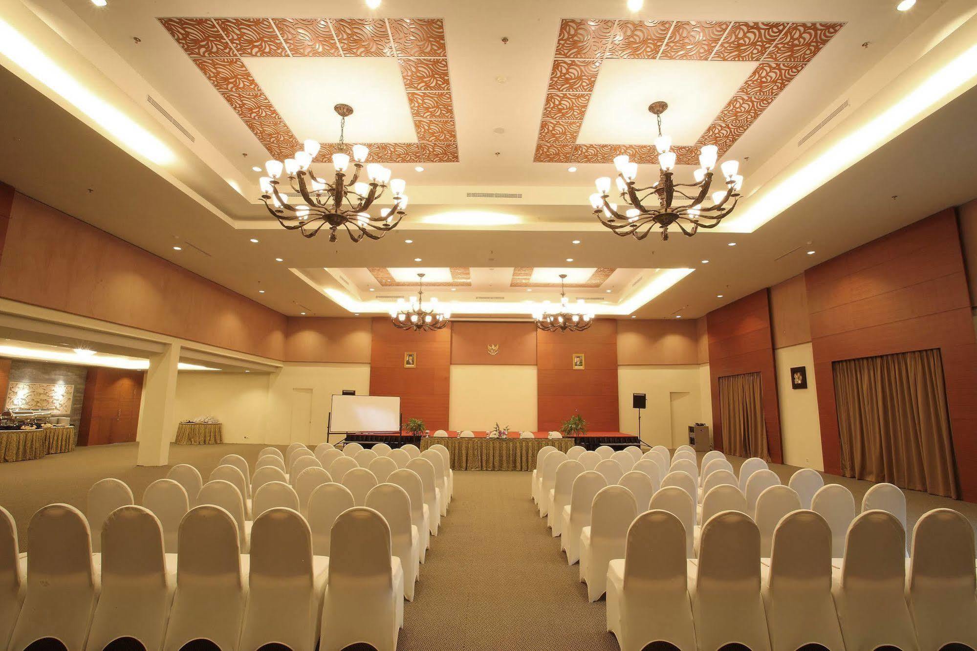 Aston Tanjung City Hotel Tanjung (Kalimantan) Exterior foto